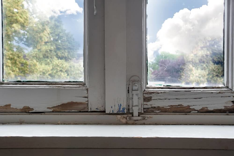 Common Signs of Wood Rot Around a Window