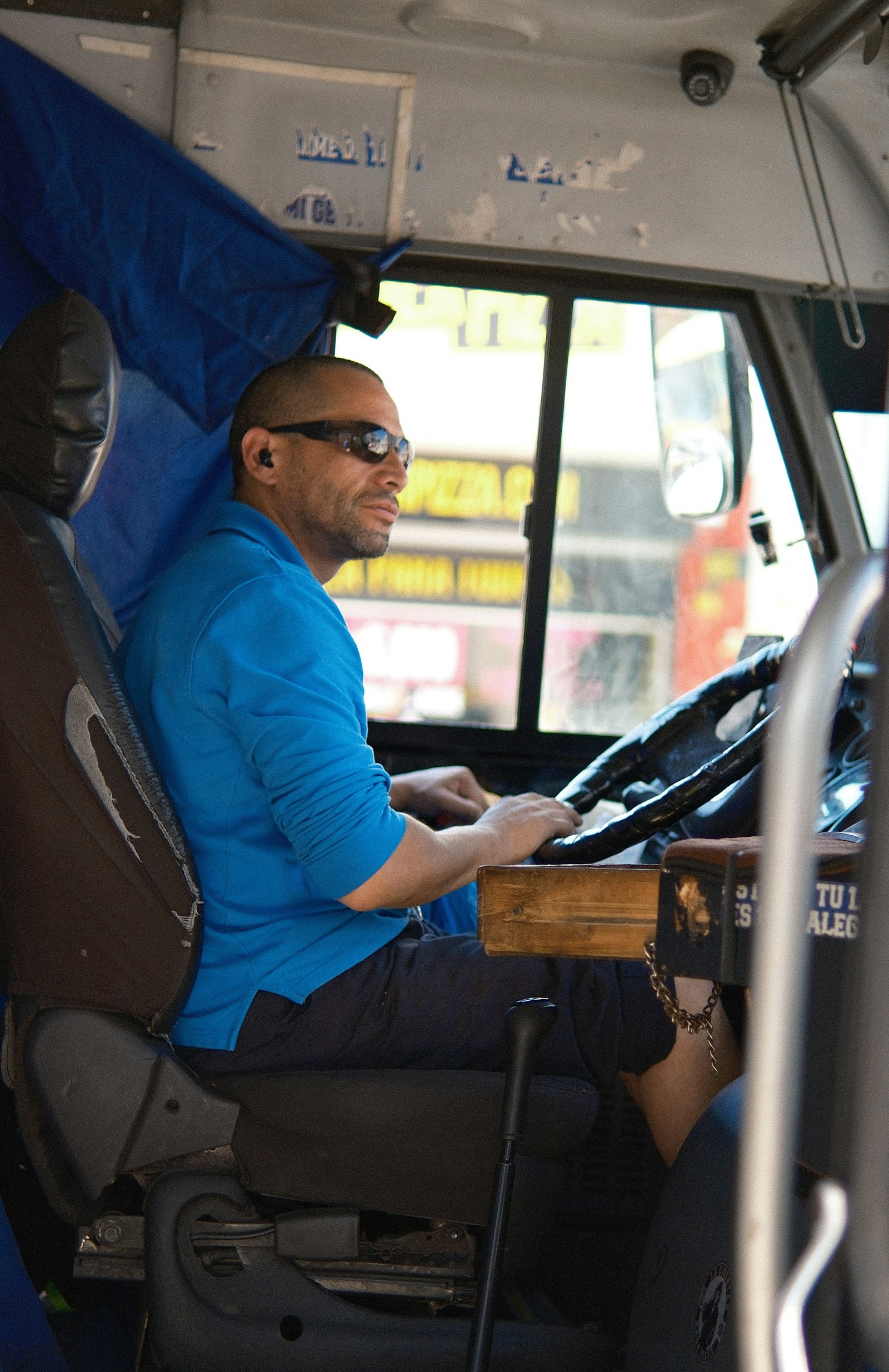Relief Drivers and Vehicle Swaps: Keeping the Manifest Right Mid-Route