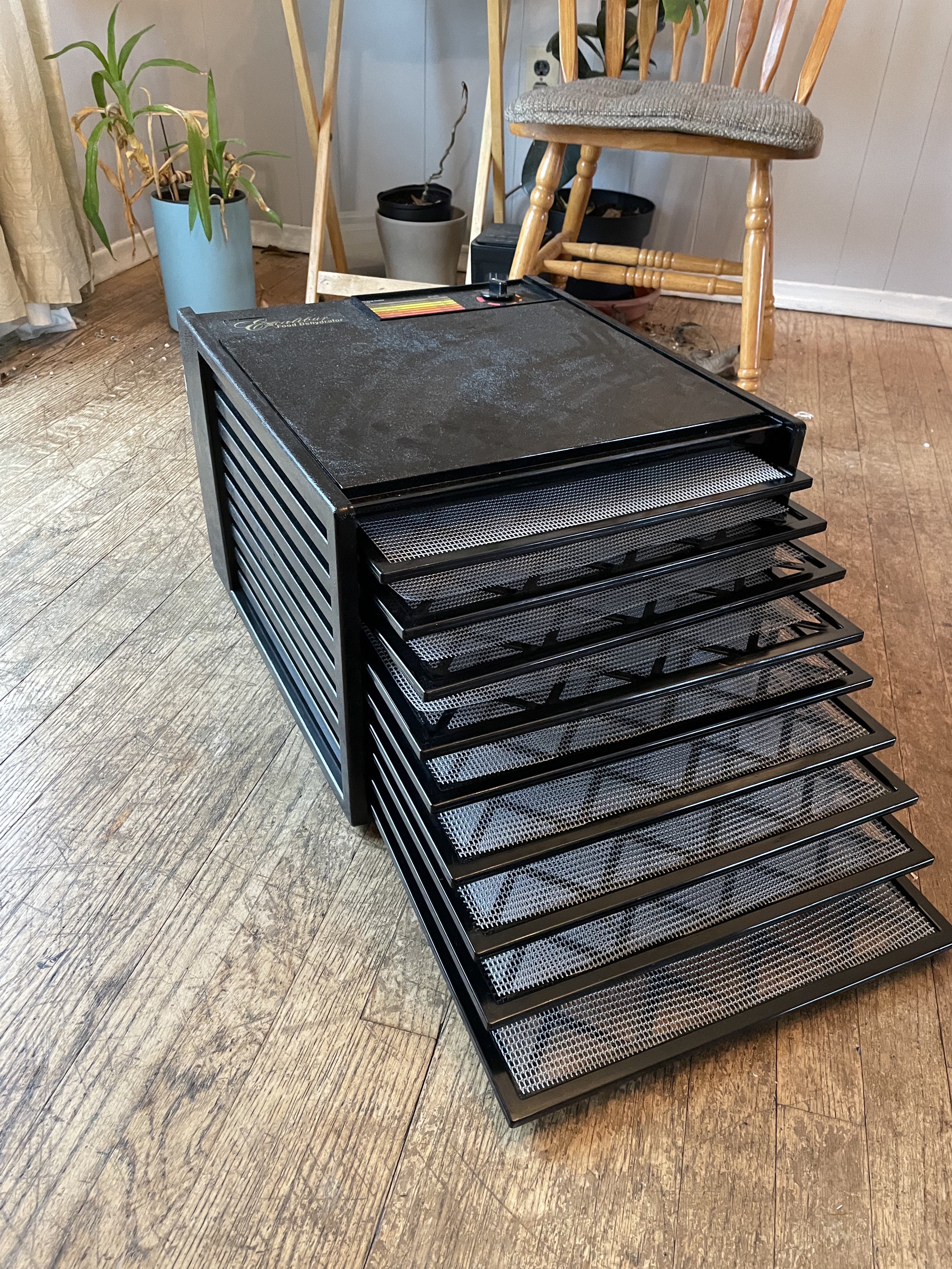 A picture of an open 10 tray excalibur dehydrator