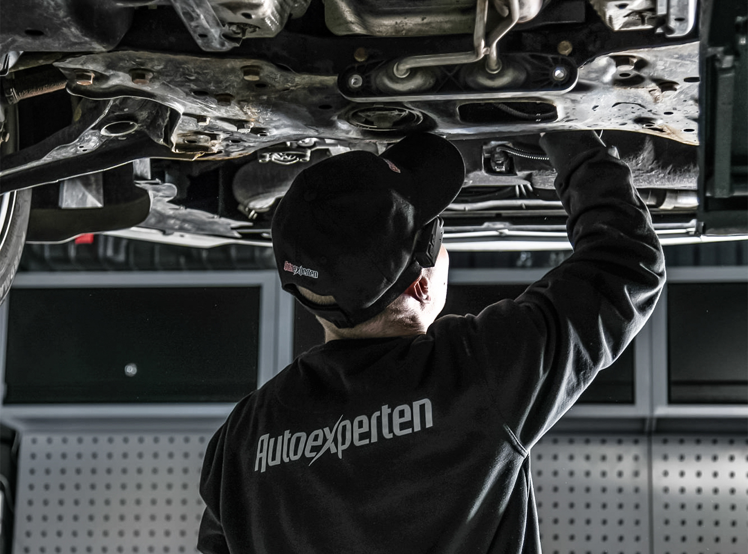 Autoexperten-mekaanikko-2.jpg