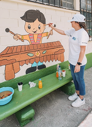 equipo Bam pintando