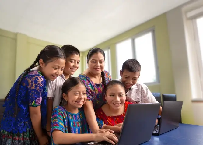 Bam y Funsepa impulsa Municipio Digital en Santa Cruz Verapaz