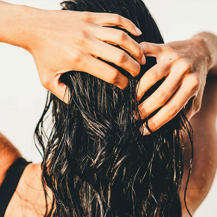 How to Make Your Hair Less Greasy, According to an Expert | IPSY