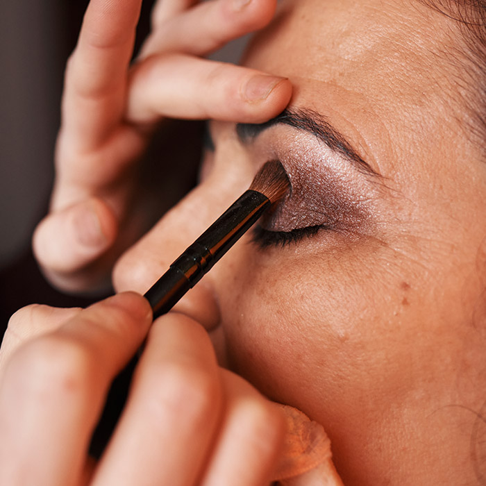 Best Eyeshadow for Mature Eyes: 10 Pro Tips