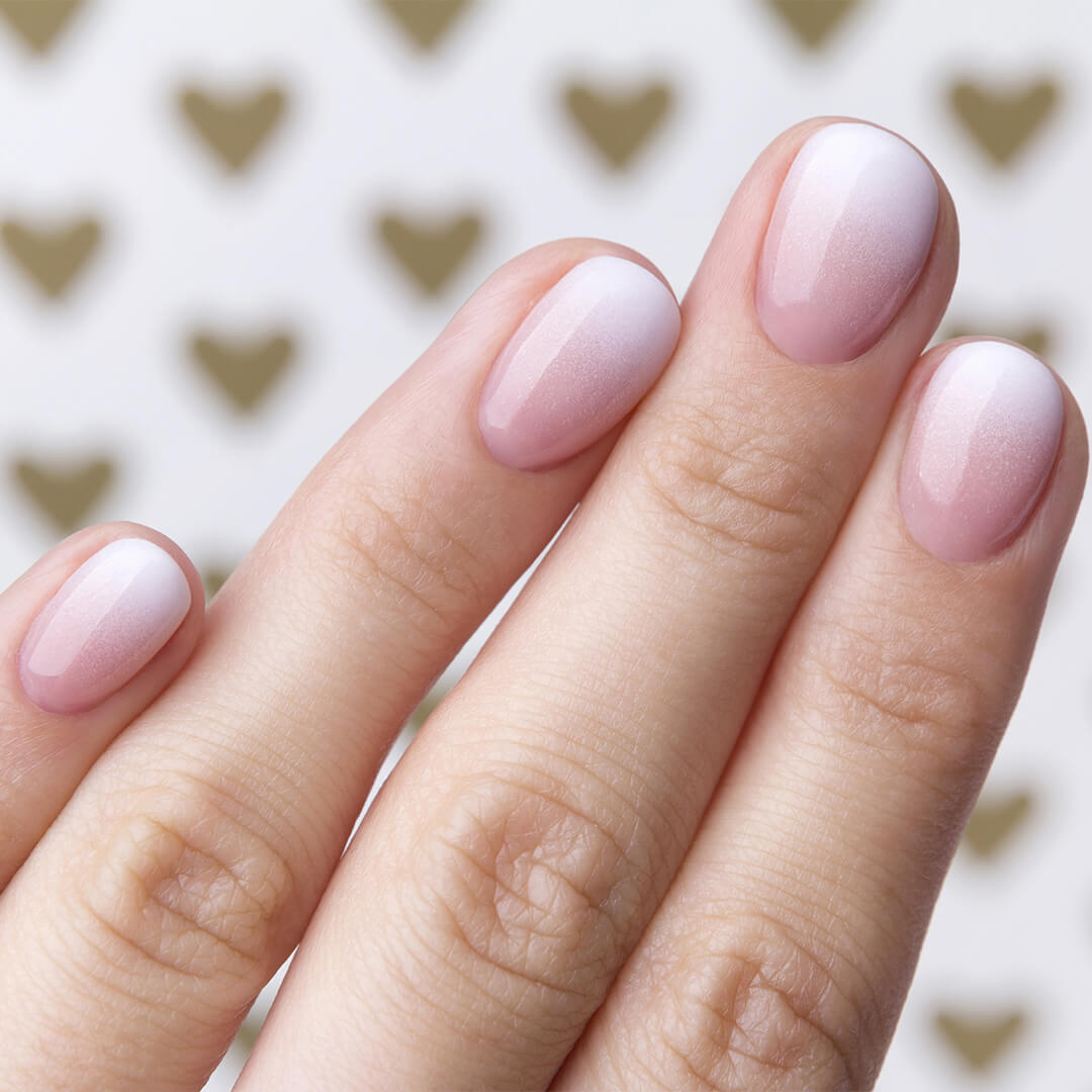 Minimalist Gradient Nails Made Simple