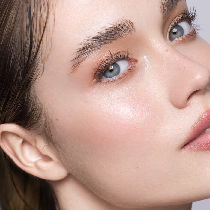12 Pro Tips to Master Makeup for Your Pale Skin