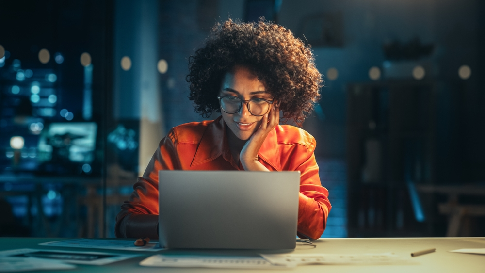 Ventajas del Software Personalizado para InfoProductores