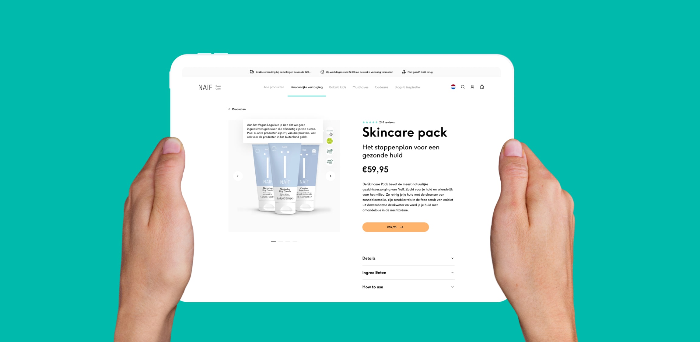 De product pagina van Naif uitgelicht op een tablet, vastgehouden door twee handen 