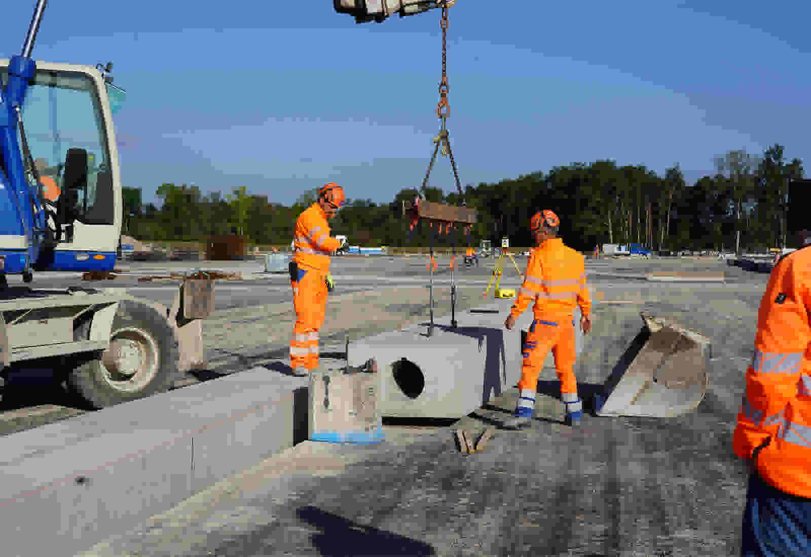 Einbau der Entwässerungssysteme beim Flughafen Zürich