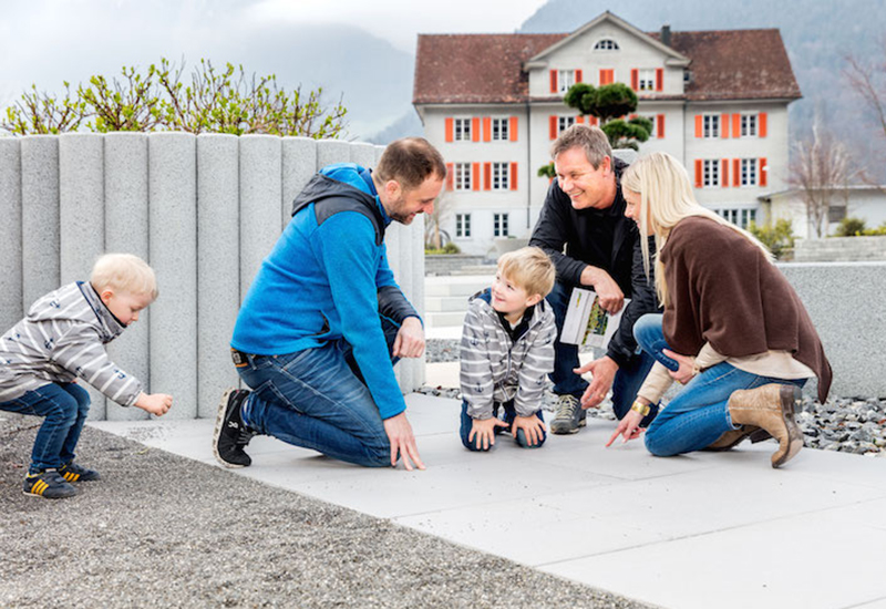 Kundenberatung in der Ausstellung