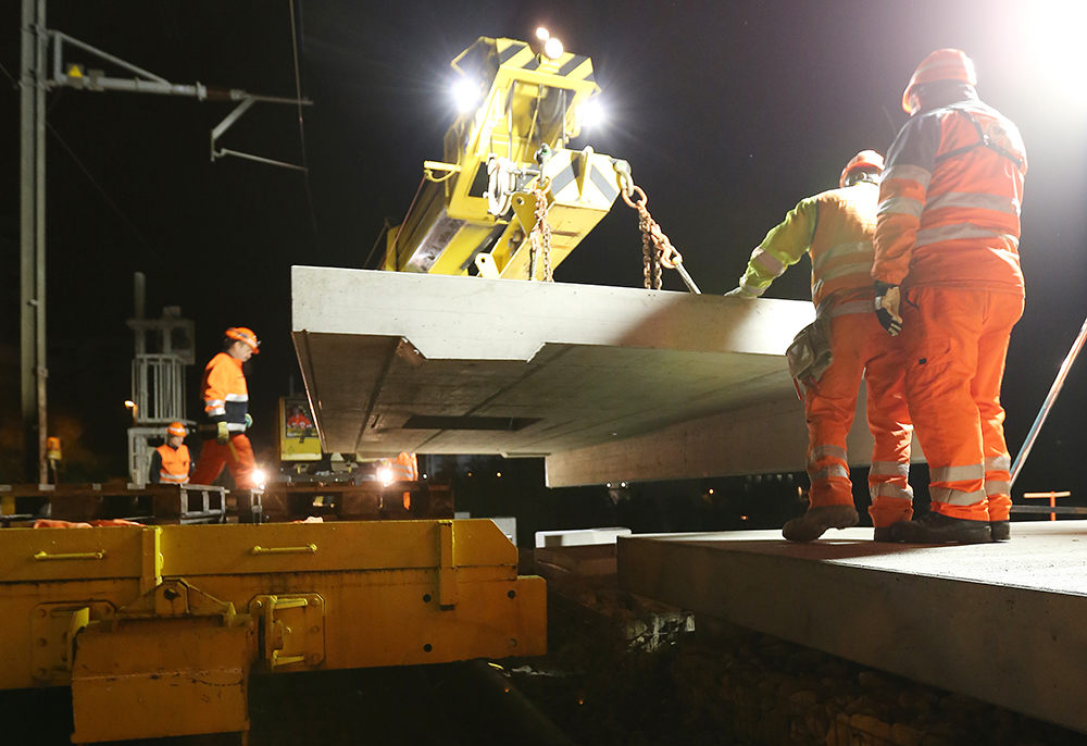 Montage der Perronelemente