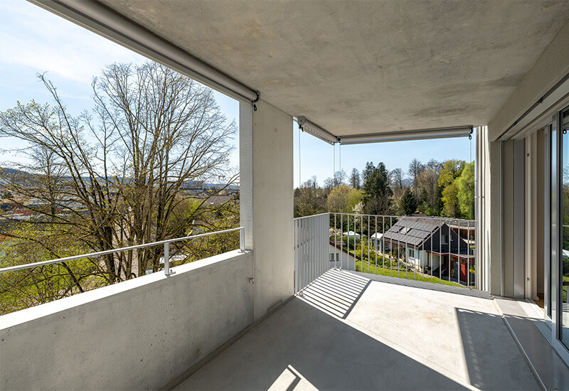 Balkone und Stützen aus Beton