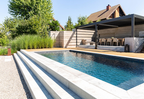 Treppenelemente für den Poolbereich