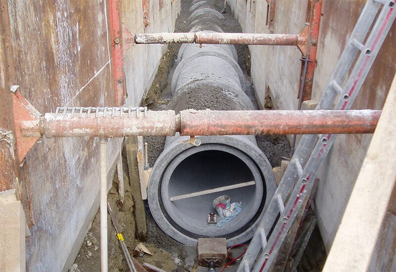 Pose de tuyaux en béton CENTUB