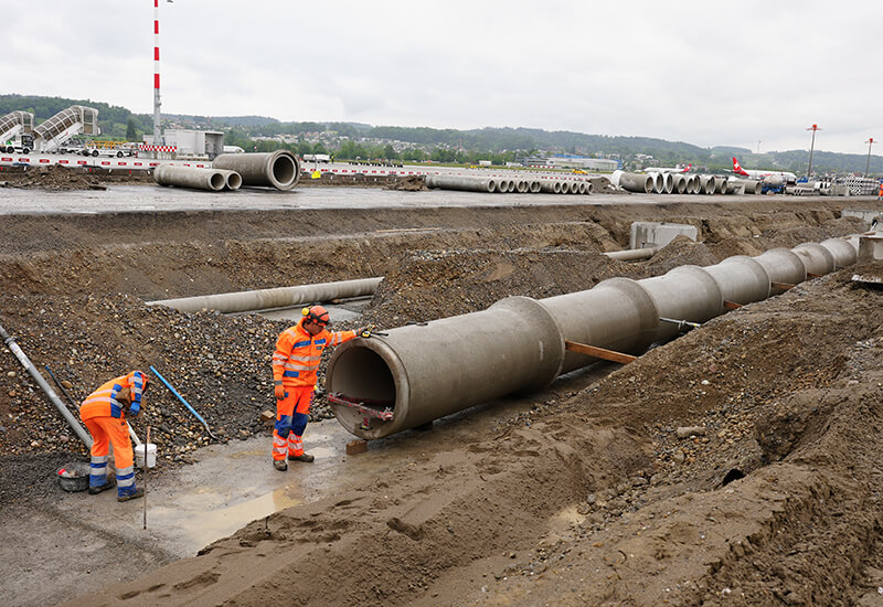 Pose de tubes en béton armé CENTUB Röser