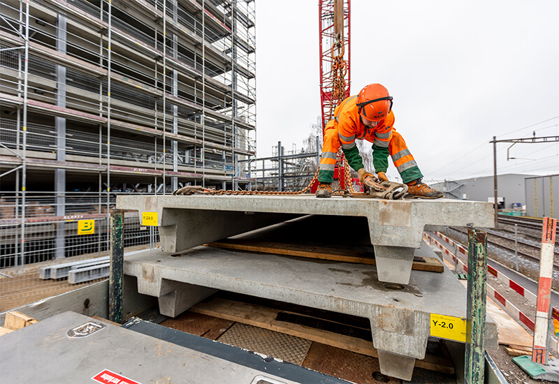 Sécurisation du chargement des tabliers en béton préfabriqué.