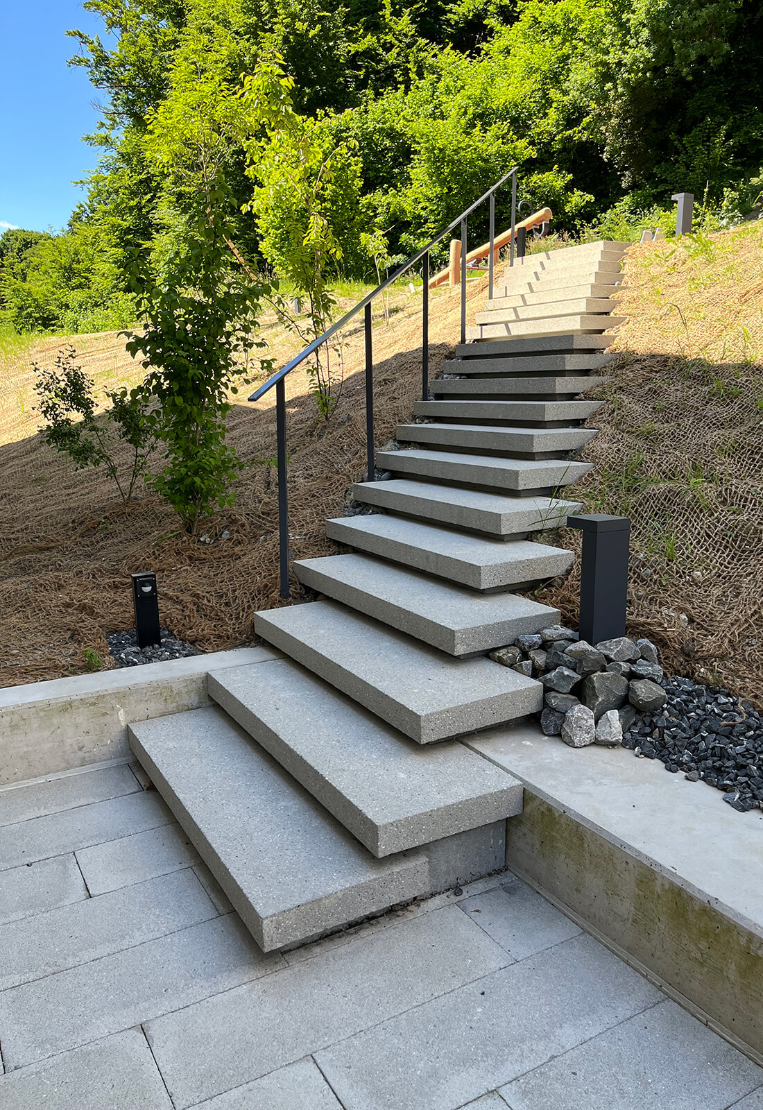 Schwebende Treppe aus Beton