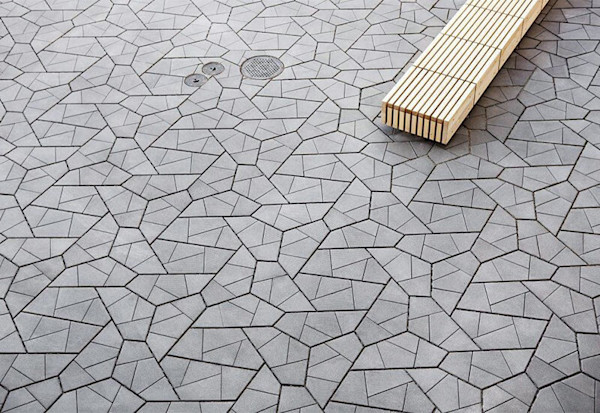 Dalles de sol issues de notre manufacture de béton : sur mesure ou comme élément décoratif. Nous vous accompagnons de l'idée à la réalisation, avec une grande précision, une longue durée de vie et une qualité irréprochable.