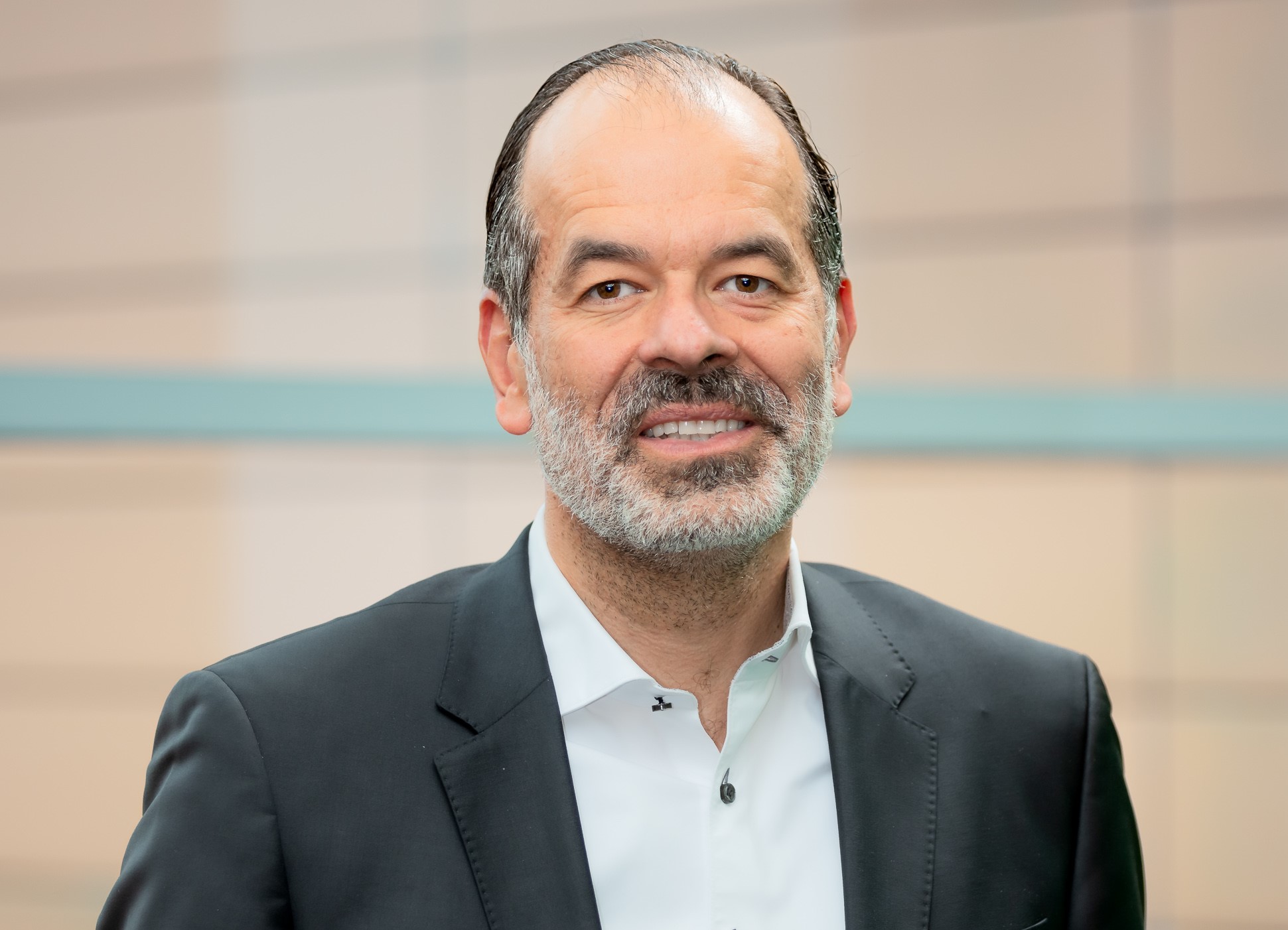 erik.brenneis@vodafone.com-CEO