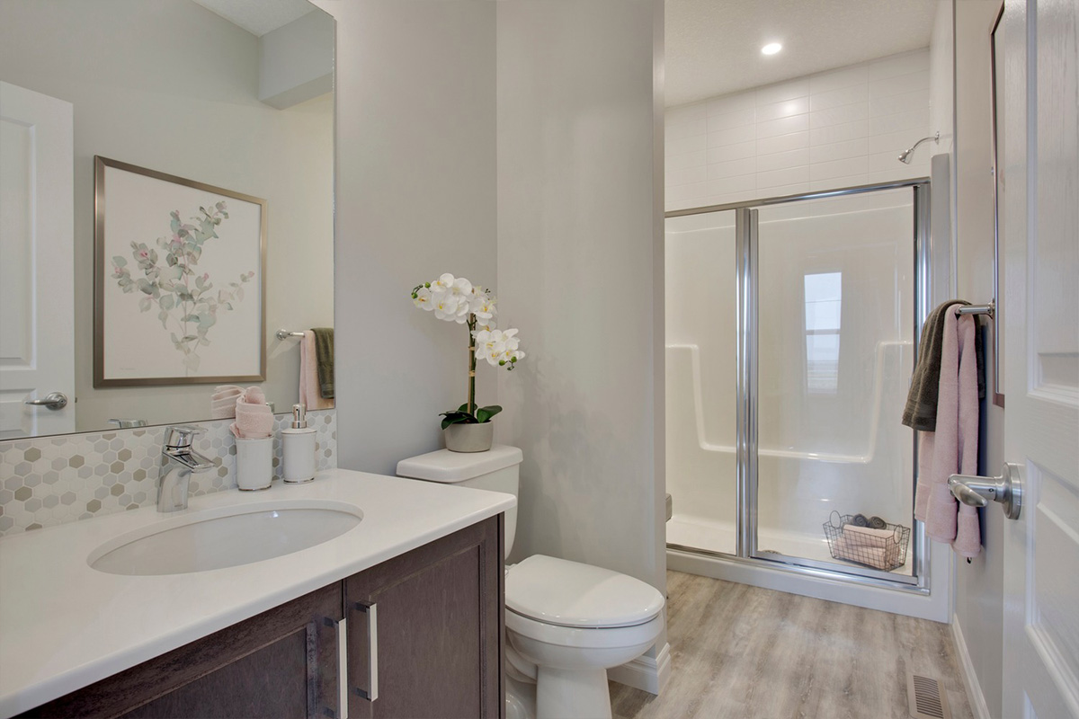 thi-01650016-SHOW Gallery photos Cornerbrook-Braxton-Bathroom.jpg