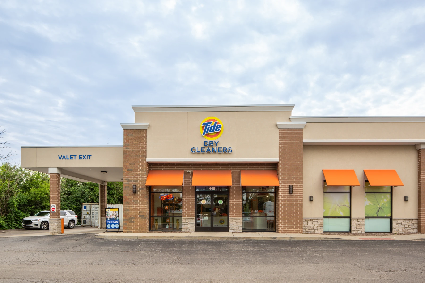 The front of Tide Cleaners Bloomingdale