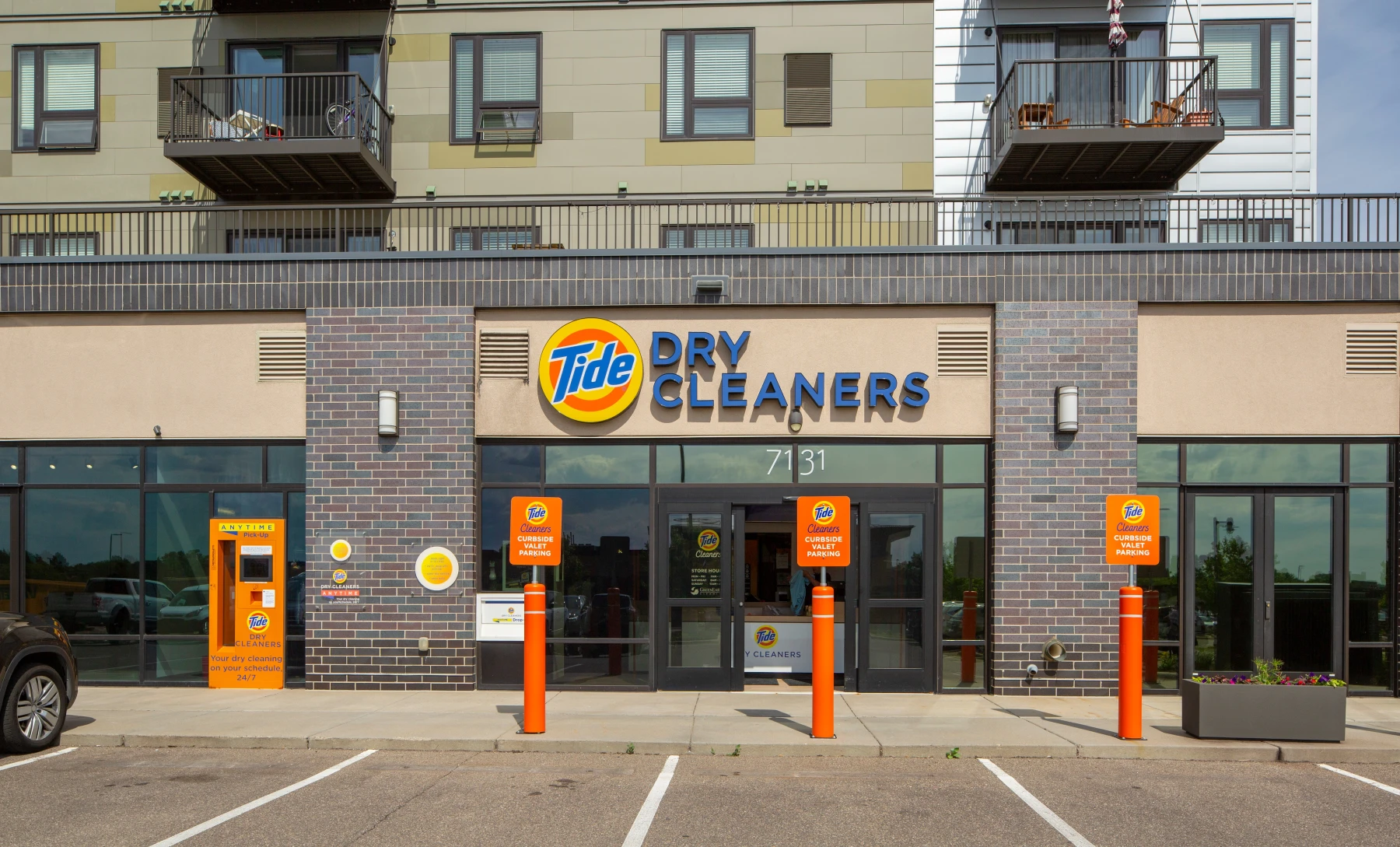 The front of Tide Cleaners Edina