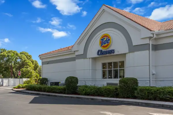 The front of Tide Cleaners Strand