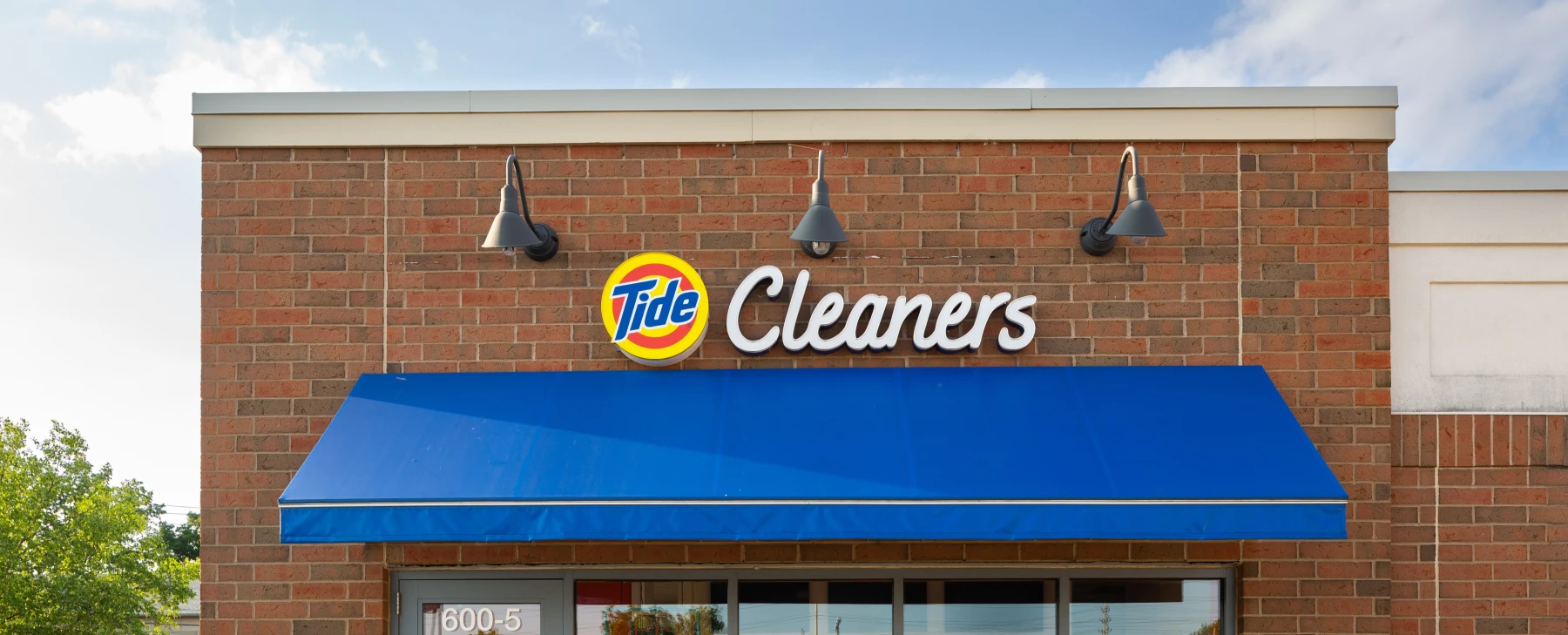 The front of Tide Cleaners Bay Village