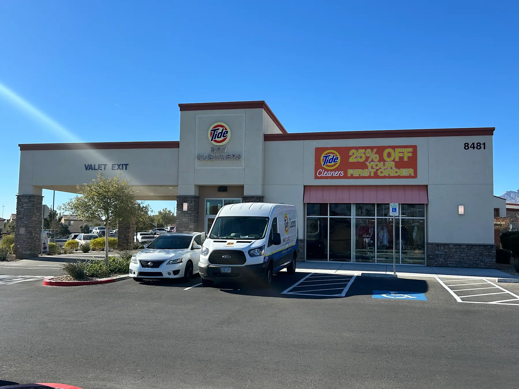 The front of Tide Cleaners Las Vegas at Durango & Farm