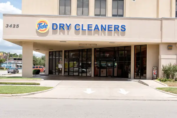 The front of Tide Cleaners South Shepherd