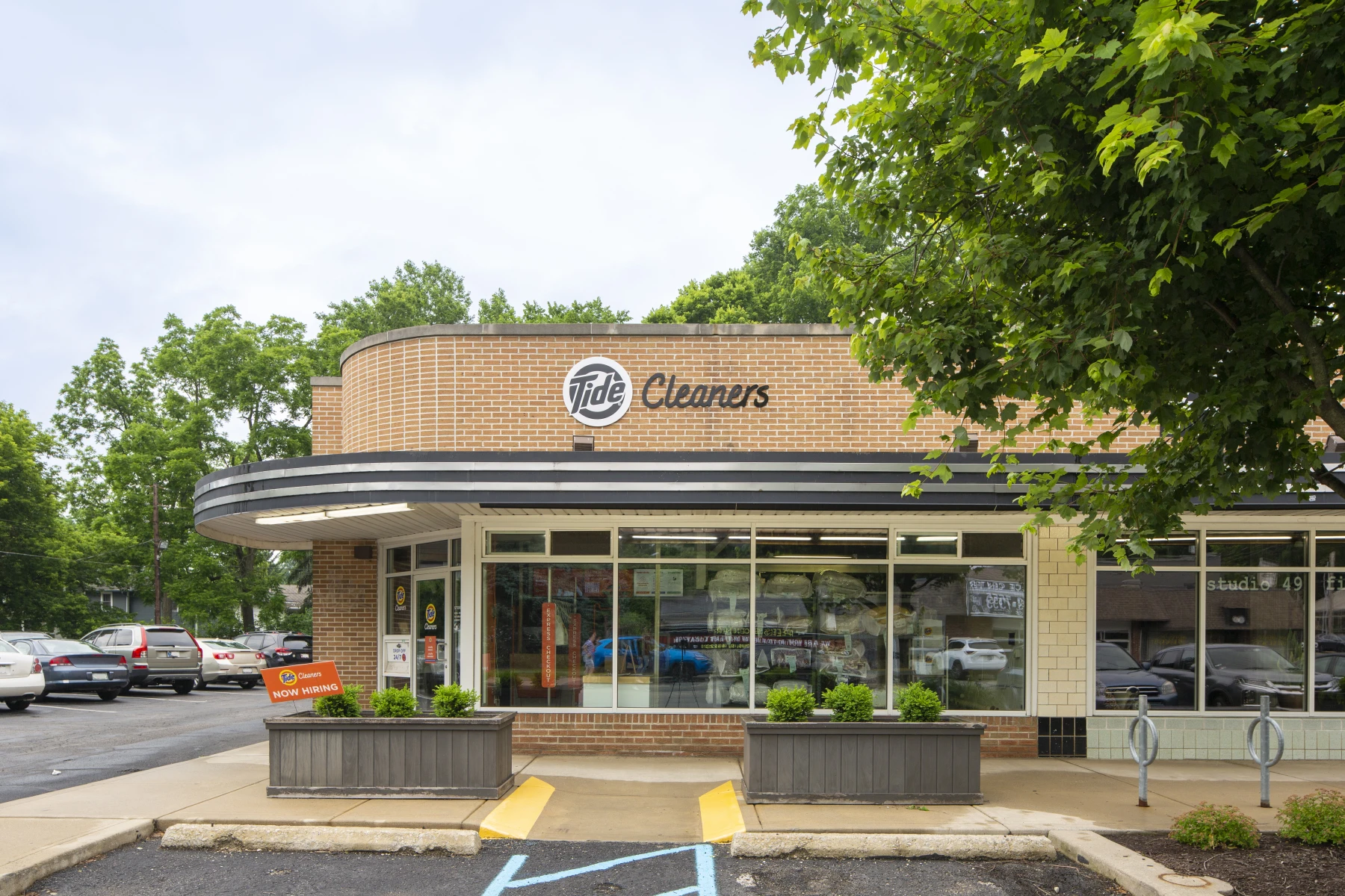 The front of Tide Cleaners 49th & Penn