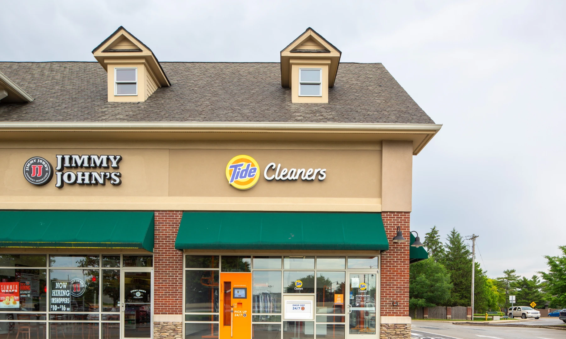 The front of Tide Cleaners Keystone