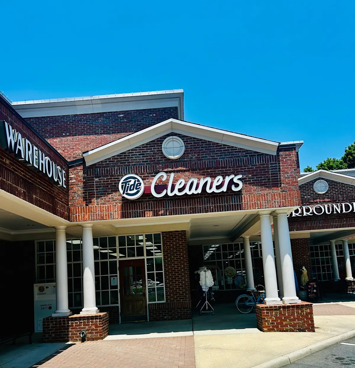 The front of Tide Cleaners Quail Hollow