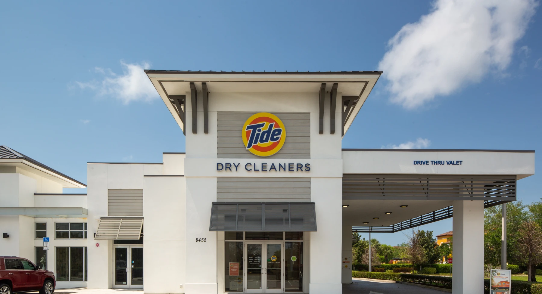 The front of Tide Cleaners North Sarasota