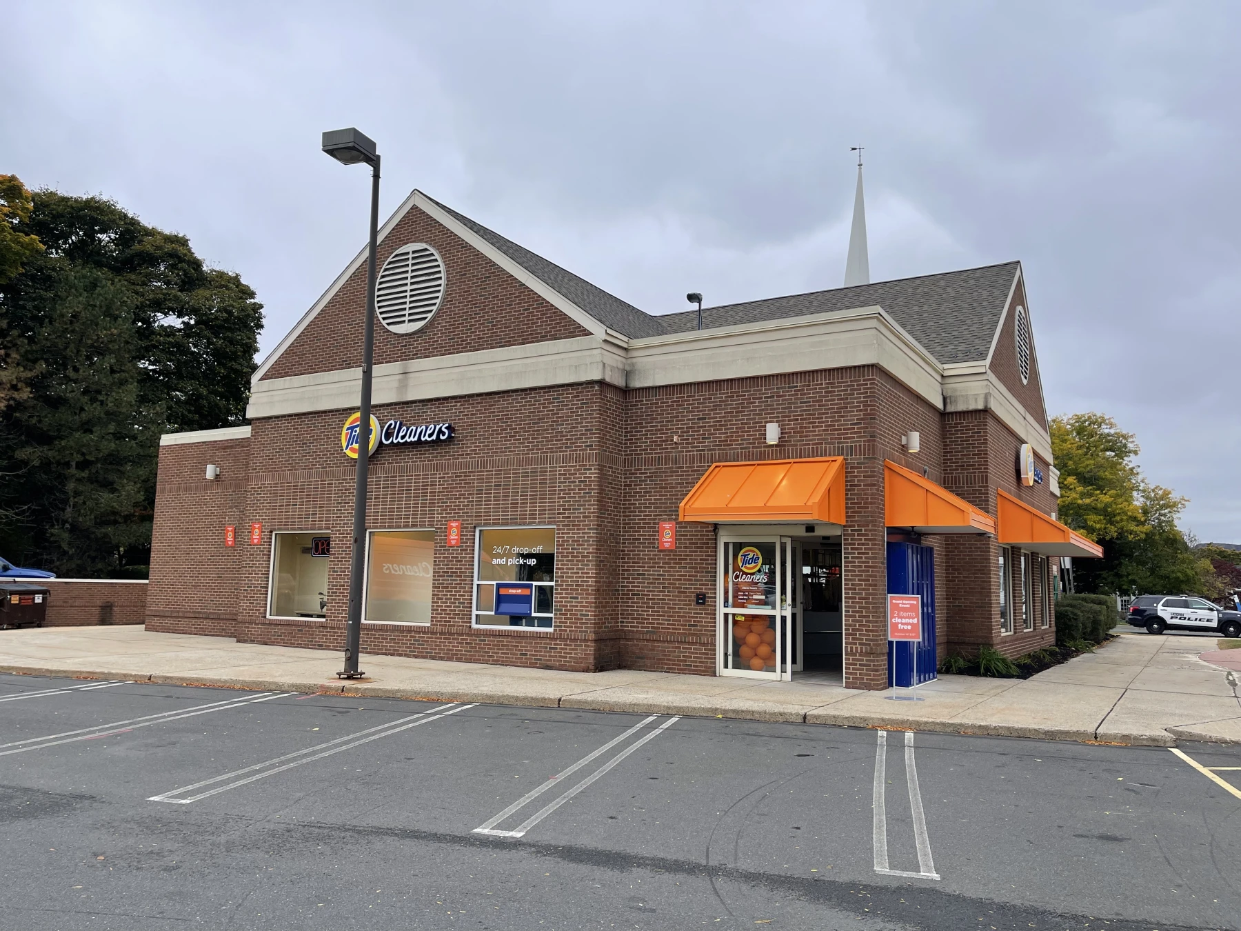 The front of Tide Cleaners Meriden