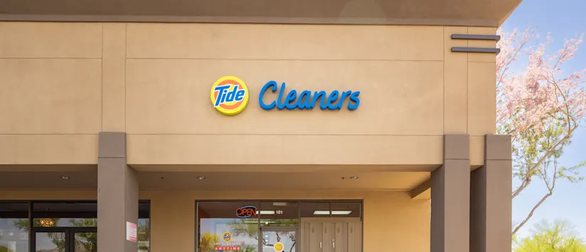 The front of Tide Cleaners Bell and Thompson Peak - Scottsdale