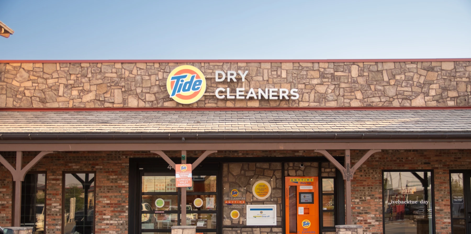 The front of Tide Cleaners North Lubbock