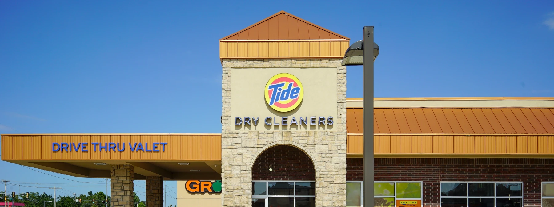 The front of Tide Cleaners Edmond