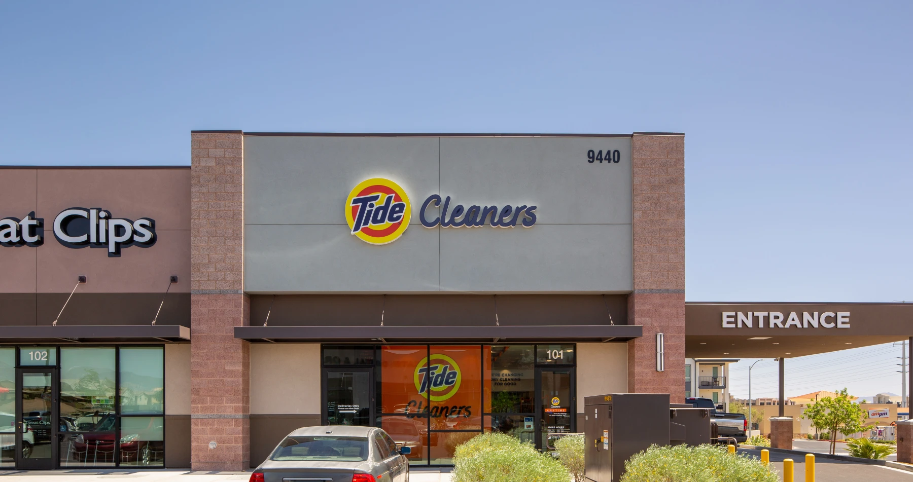 The front of Tide Cleaners Fort Apache