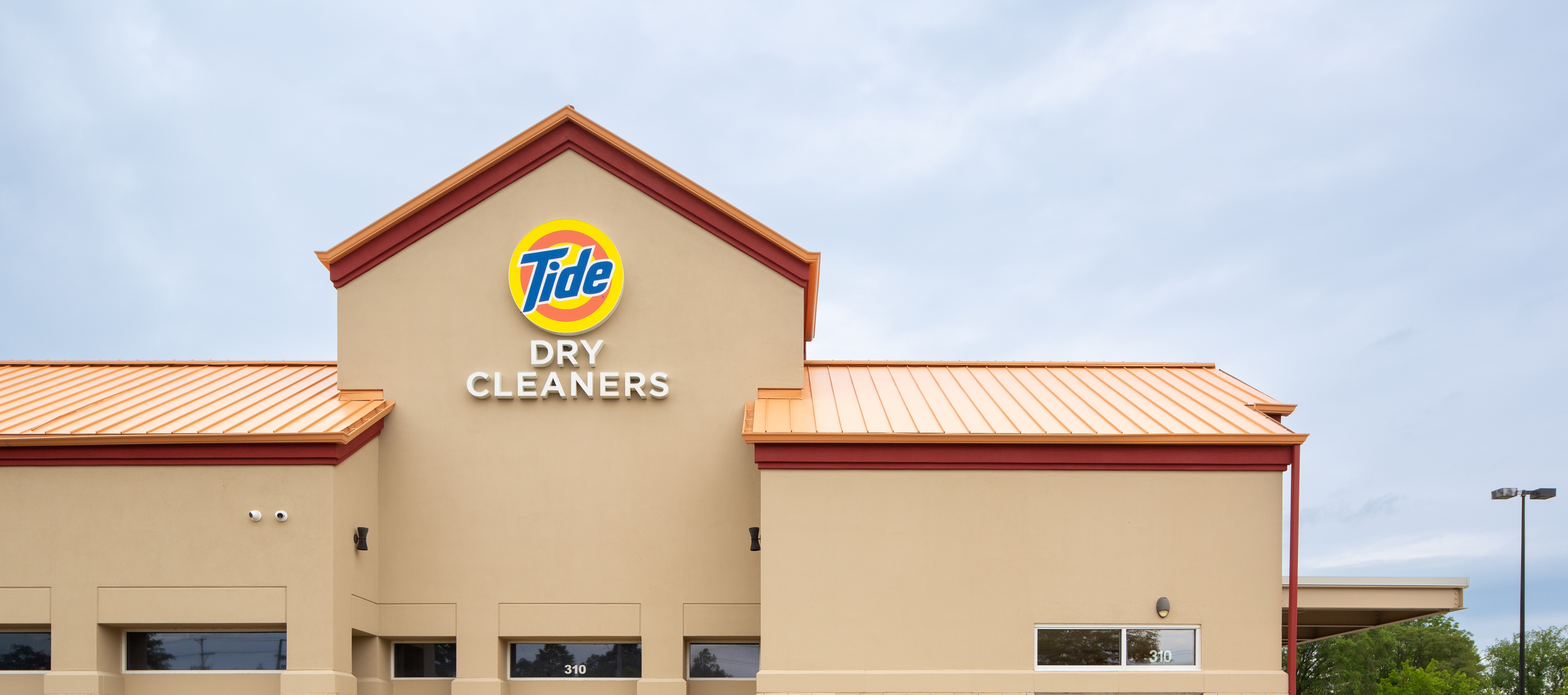 The front of Tide Cleaners Buffalo Grove