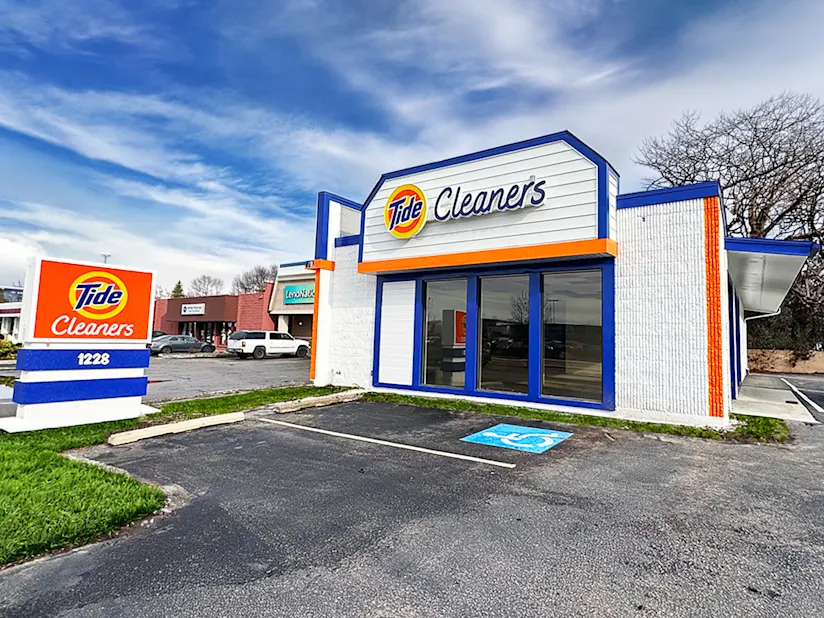 The front of Tide Cleaners Broadway