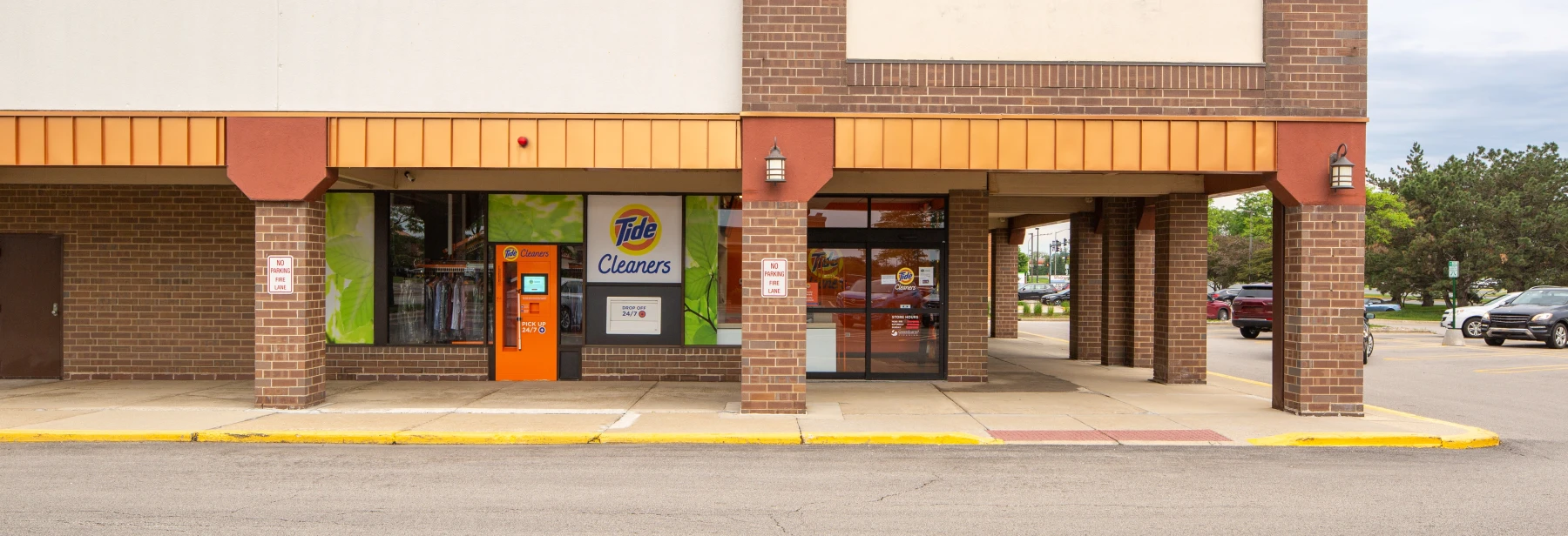 The front of Tide Cleaners Libertyville