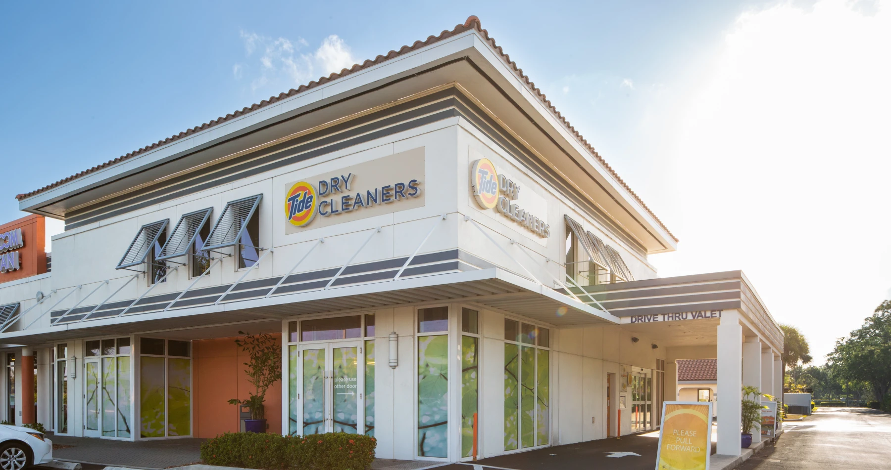 The front of Tide Cleaners Fort Myers