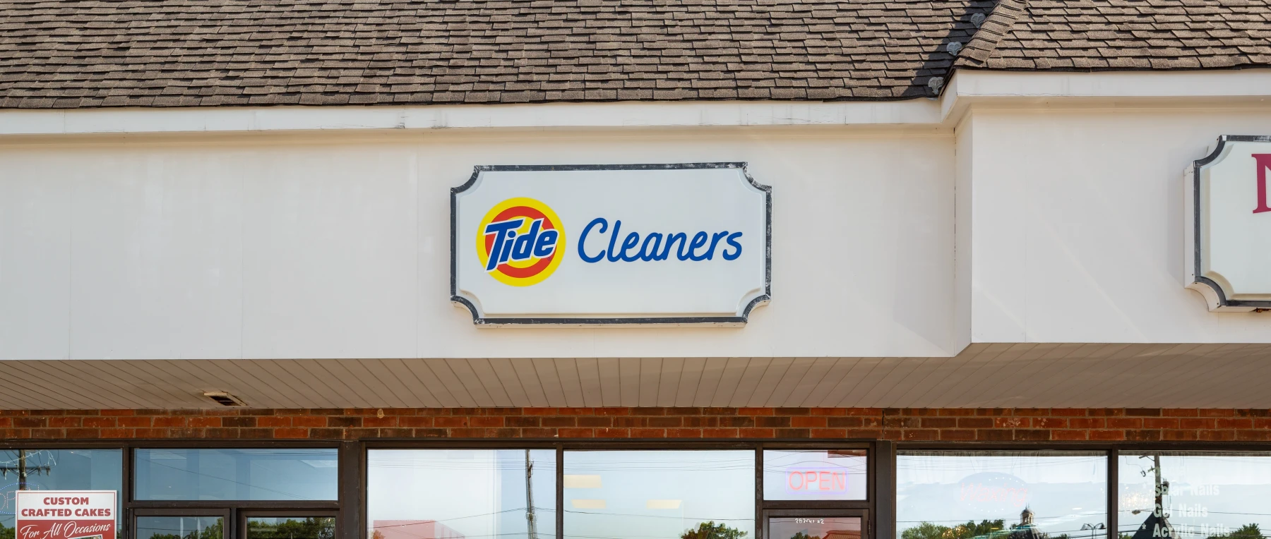 The front of Tide Cleaners Woodmere