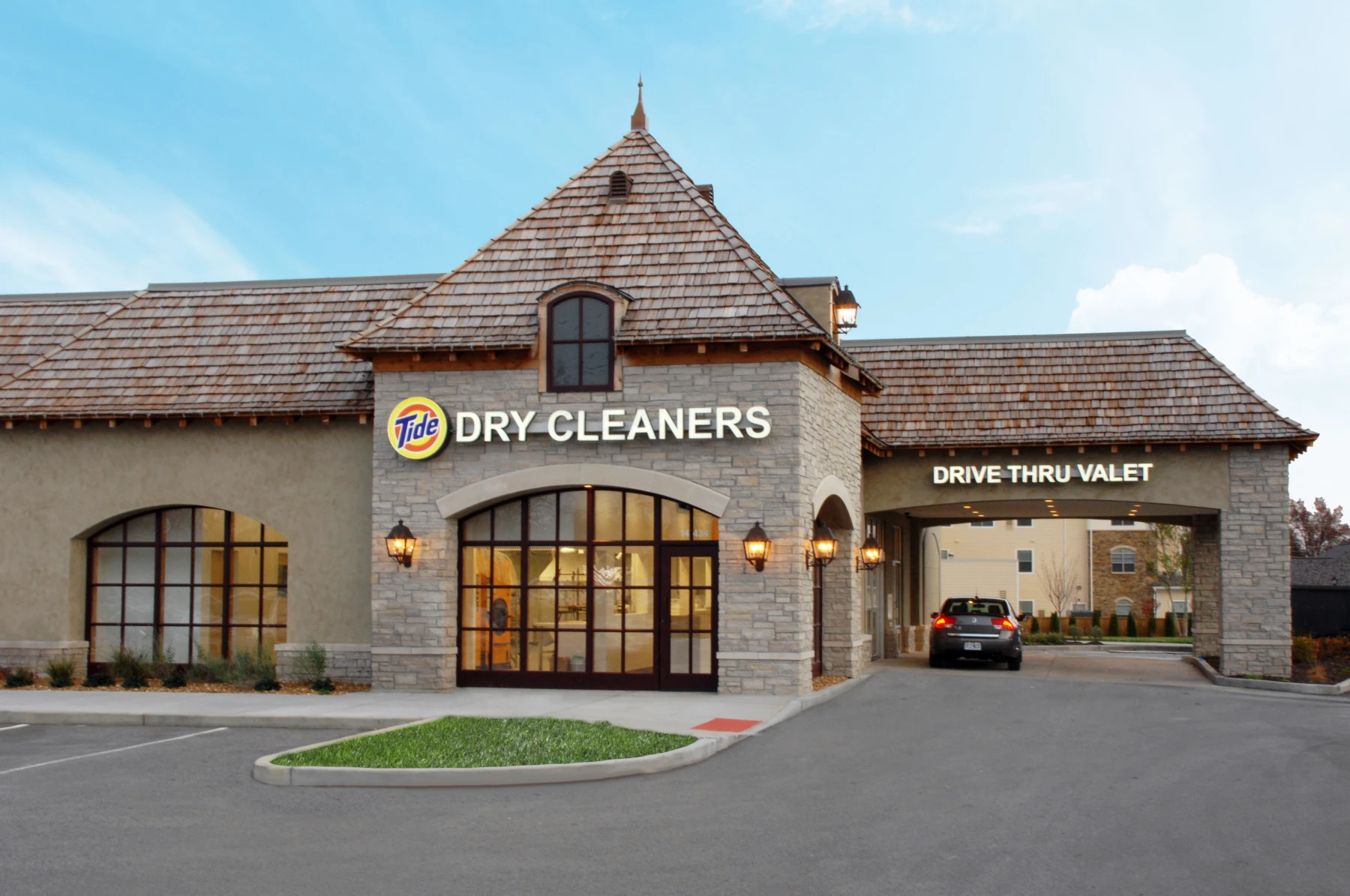 The front of Tide Cleaners Ballwin