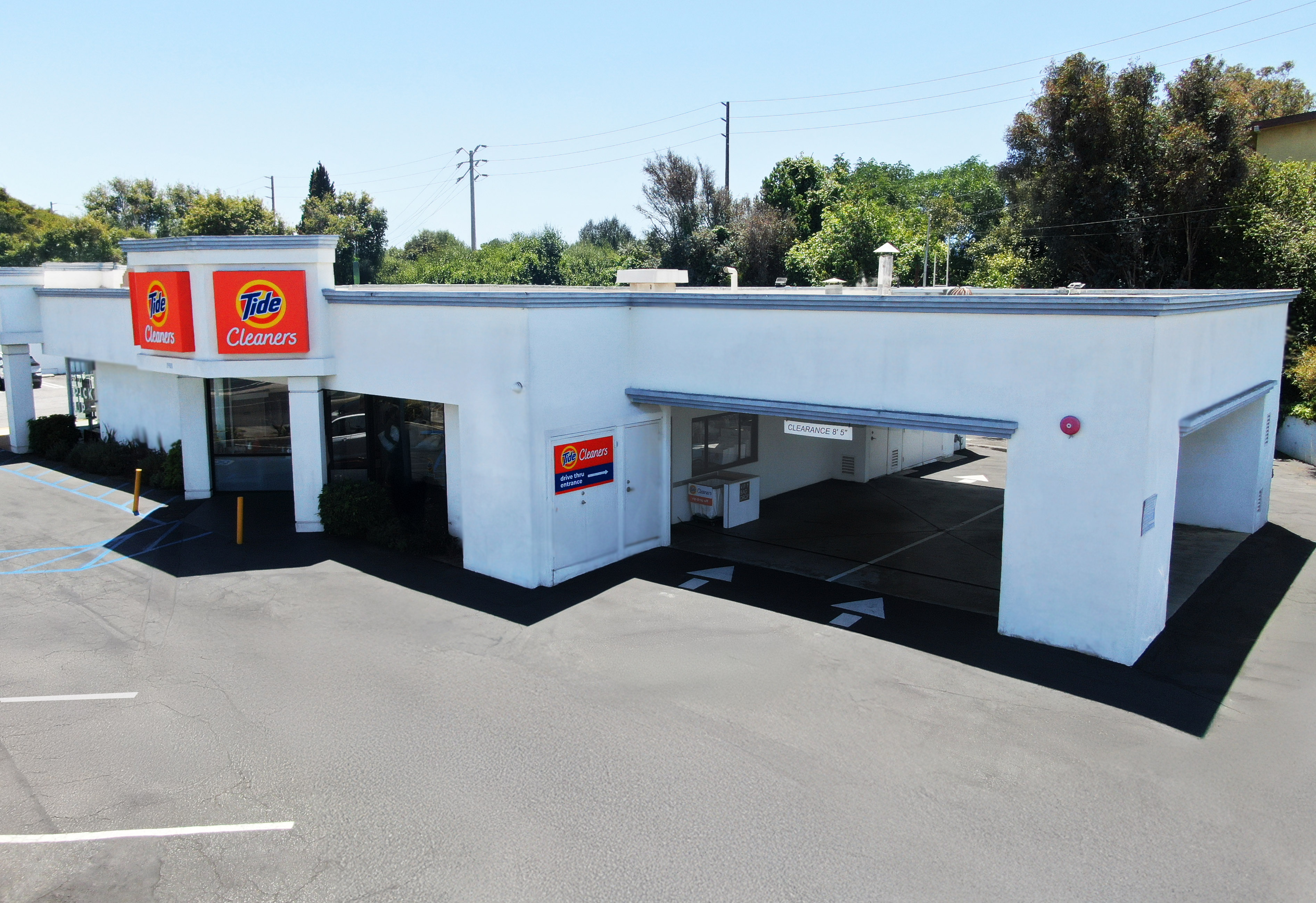 The front of Tide Cleaners Redondo Beach