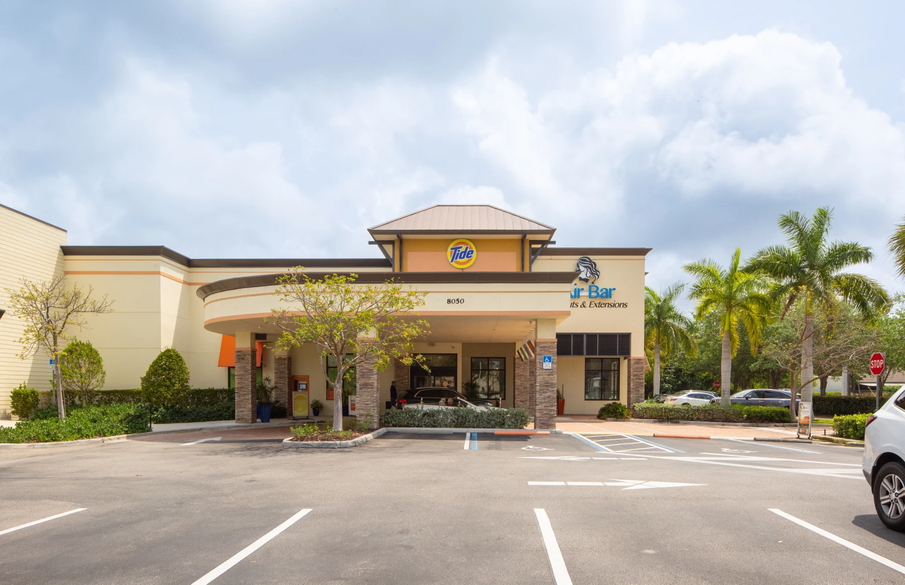 The front of Tide Cleaners North Naples