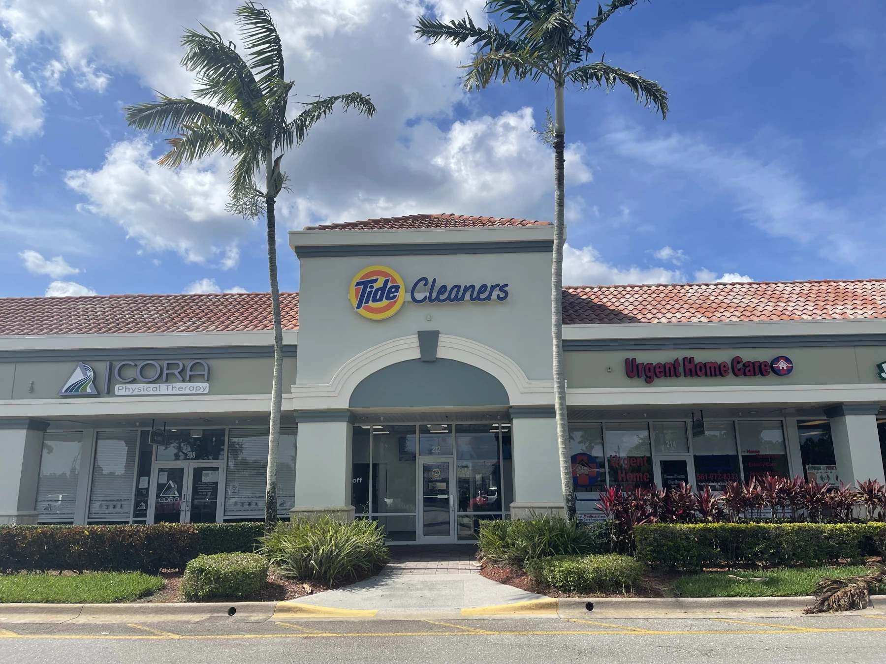 The front of Tide Cleaners West Palm Beach