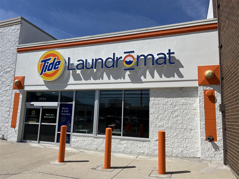 The front of Tide Laundromat Ashland