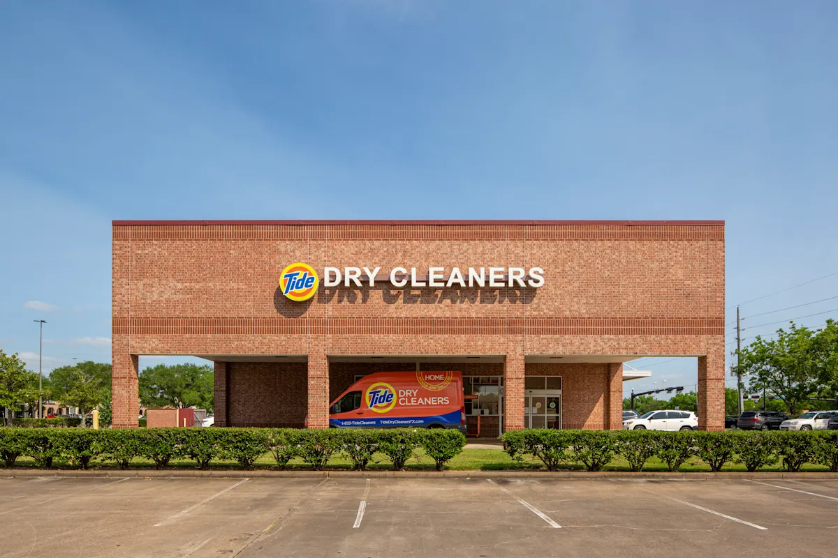 The front of Tide Cleaners Dulles